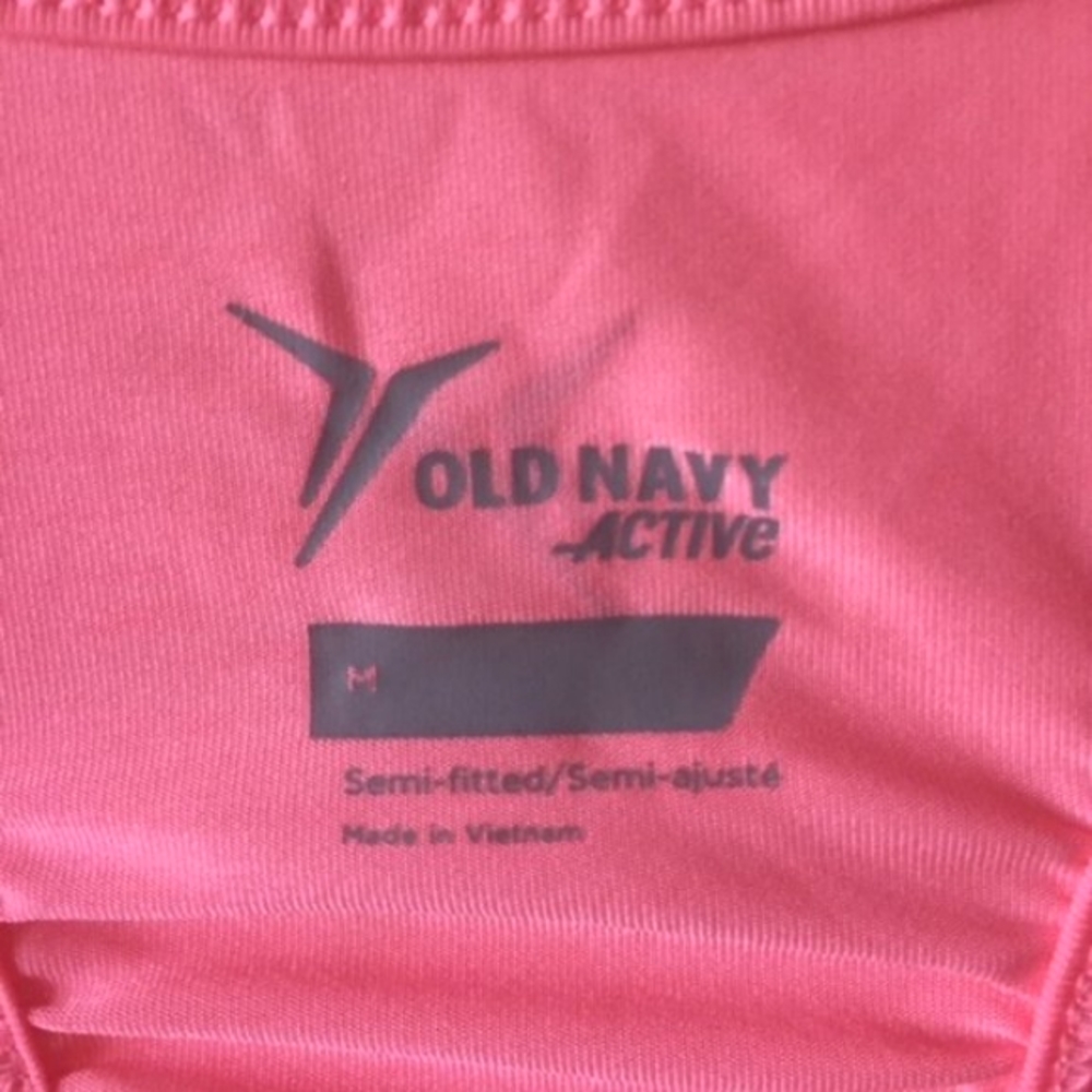 Old Navy tank top. Size Medium - Picture 3 of 5